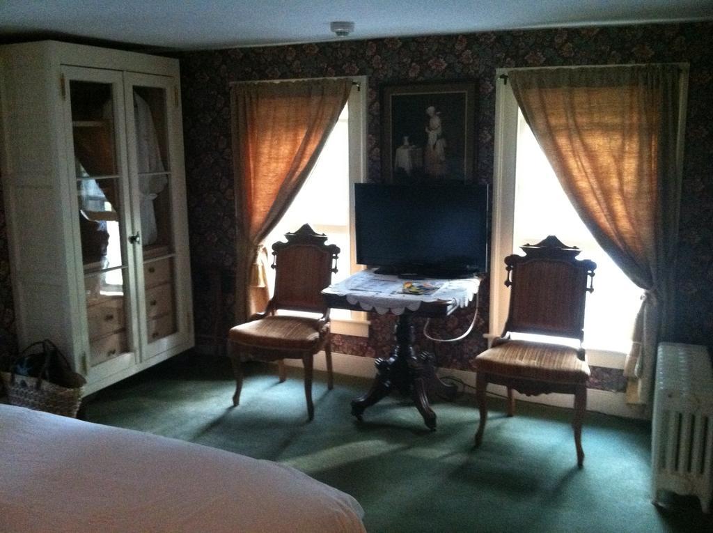 Bushnell House Уэстбрук Номер фото
